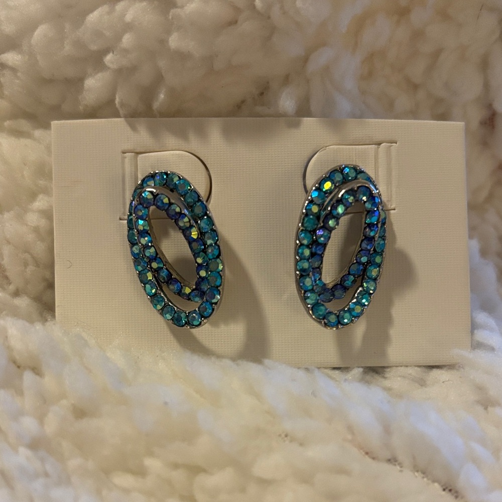 Elegant Blue and Green Oval Earrings